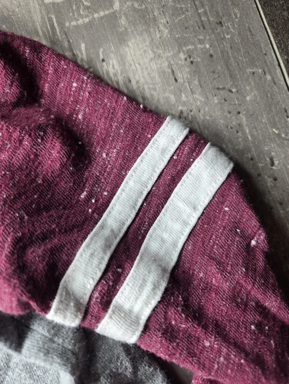 OshKosh B'gosh Burgundy Gray and White Varsity Logo Tee Baby Boy Size 9m NWOT